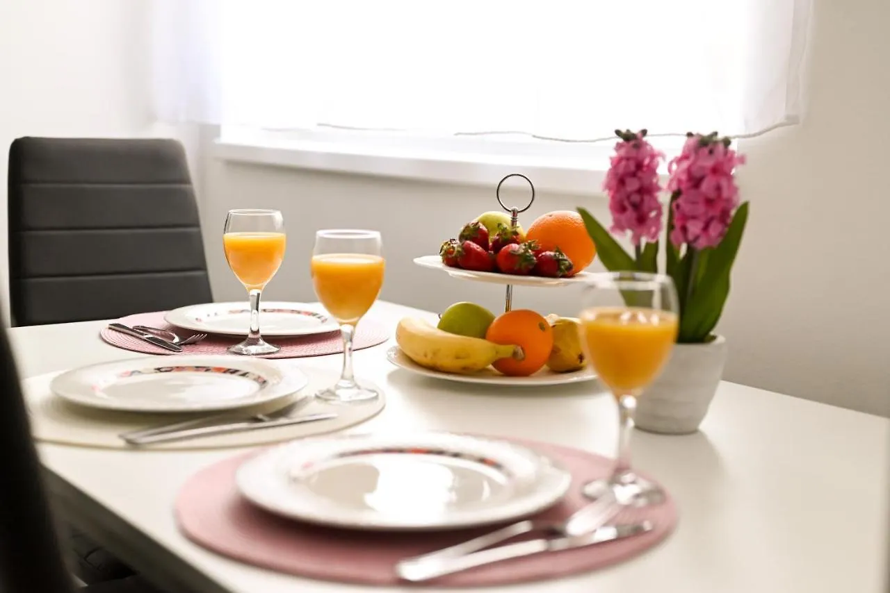 Apartmani Castrum Kaštela 0*,