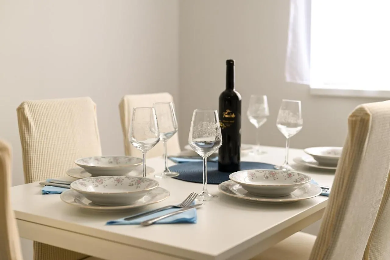 Apartmani Castrum Kastela 0*,  Croatia