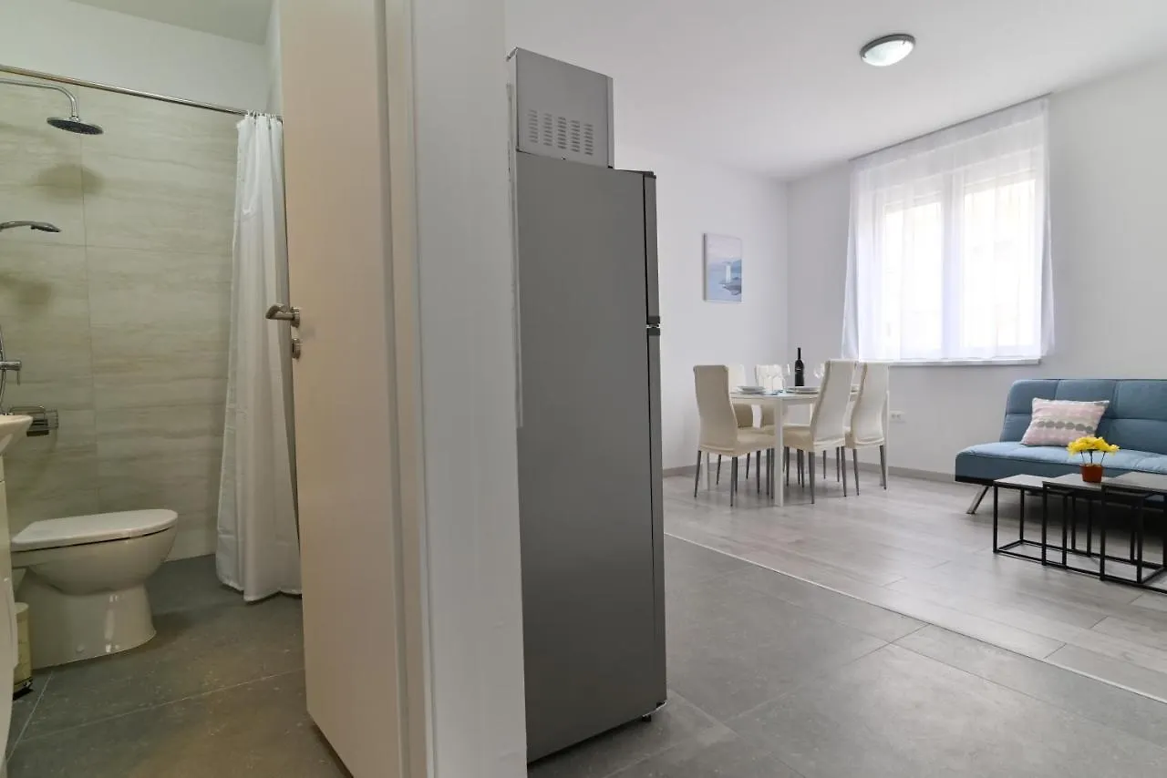 Apartmani Castrum Kastela 0*,